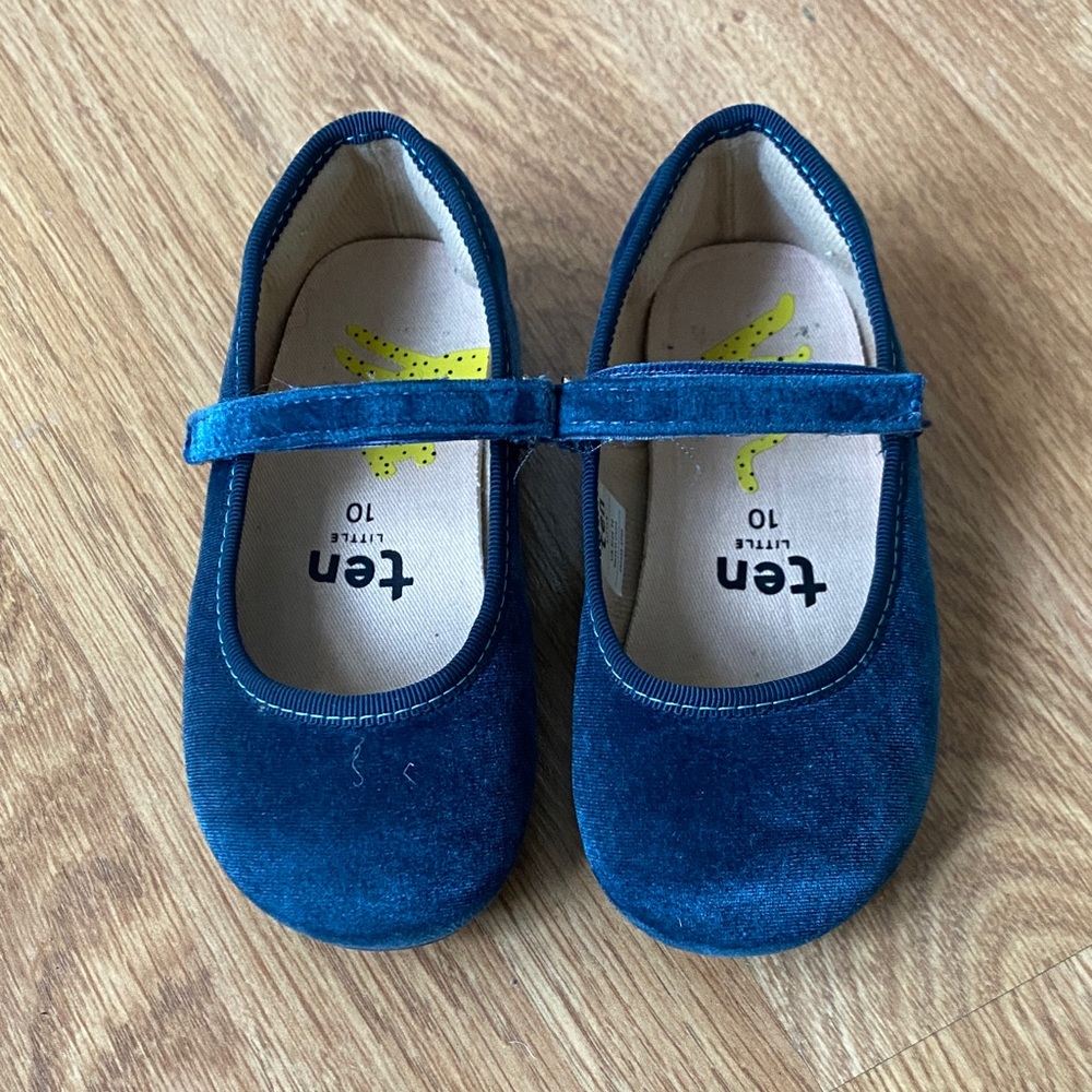 Velvet Navy Mary Jane Kids Dress Shoes with Hook-and-Loop Strap